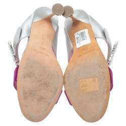 مملوكة مسبقًا Manolo Blahnik Grey Satin Fibiona Crystal Embellished Mules Sandals Size 36.5