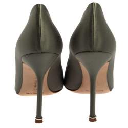 Pre Owned Manolo Blahnik Grey Satin Hangisi Pumps Size 40