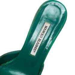 مملوكة مسبقًا Manolo Blahnik Green Satin Hangisi  Mules Sandal Size 39