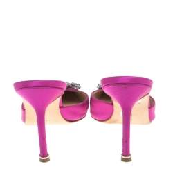 مملوكة مسبقًا Manolo Blahnik Purple Satin Hangisi Crystal Embellished Sandals Size 38