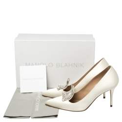 Pre Owned Manolo Blahnik White Satin Crystal Embellished Borlak Pumps Size 39