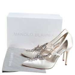 Pre Owned حذاء كعب عالي مانولو بلانيك مزخرف كريستال لالا مقدمة مدببة ساتان أبيض عاجي مقاس 39.5