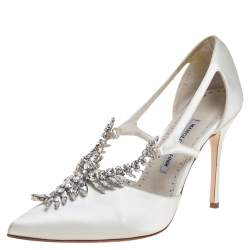 Manolo Blahnik Ivory White Satin Lala Crystal Embellished Pointed Toe Pumps Size 39.5