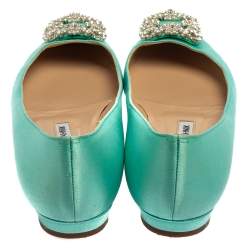 مملوكة مسبقًا Manolo Blahnik Aqua Green Satin Hangisi Pointed Toe Flats Size 38