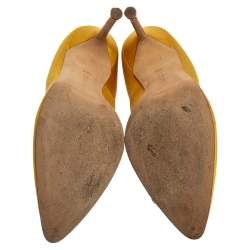 مملوكة مسبقًا  Manolo Blahnik Yellow Satin Hangisi Crystal Embellished Pumps Size 39.5