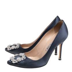مملوكة مسبقًا Manolo Blahnik Grey Satin Hangisi Pumps Size 38