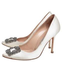 Pre Owned Manolo Blahnik White Satin Hangisi Crystal Embellished Pumps Size 38.5