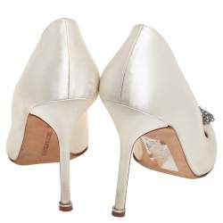 Pre Owned Manolo Blahnik White Satin Hangisi Crystal Embellished Pumps Size 38.5