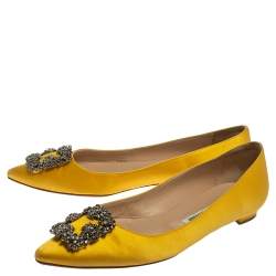 Pre Owned حذاء باليرينا فلات مانولو بلانيك مزخرف هانغيسي ساتان أصفر مقاس 39.5