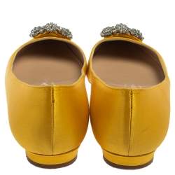 Pre Owned حذاء باليرينا فلات مانولو بلانيك مزخرف هانغيسي ساتان أصفر مقاس 39.5