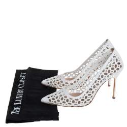 مملوكة مسبقًا Manolo Blahnik White Laser Cut Leather BB Laserato Pumps Size  35.5