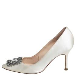 مملوكة مسبقًا حذاء كعب عالي مانولو بلانيك هانغيسي ساتان أبيض مقاس 37.5