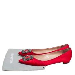 Pre Owned حذاء باليرينا فلات مانولو بلانيك هانغيسي ساتان أحمر مزخرف كريستال مقاس 38.5