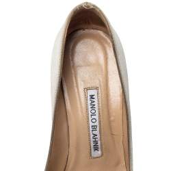 Pre Owned حذاء كعب عالى مانولو بلانيك مزخرف كريستال هانغيسي ساتان رمادي مقاس 36