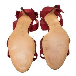 Pre Owned صندل مانولو بلانيك قماش عنابي فتحة كعب مزين فيونكة مقاس 39.5