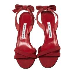 Pre Owned صندل مانولو بلانيك قماش عنابي فتحة كعب مزين فيونكة مقاس 39.5