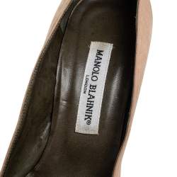 Pre Owned Manolo Blahnik Green/Beige Suede Pointed Toe Pumps Size 38.5