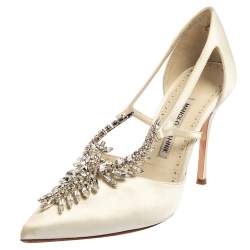 Pre Owned Manolo Blahnik Ivory White Satin Lala Crystal Embellished Pointed Toe Pumps Size 38.5