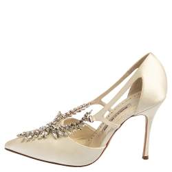 Pre Owned Manolo Blahnik Ivory White Satin Lala Crystal Embellished Pointed Toe Pumps Size 38.5