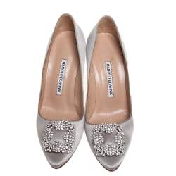 مملوكة مسبقًا حذاء كعب عالي مانولو بلانيك هانغيسي ساتان رمادي مقاس 37