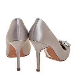 مملوكة مسبقًا حذاء كعب عالي مانولو بلانيك هانغيسي ساتان رمادي مقاس 37