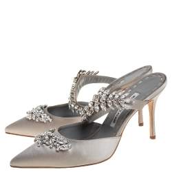 Pre Owned Manolo Blahnik Grey Satin Crystal Embellshed Lurum Sandals Size 38