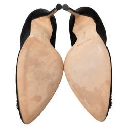 Pre Owned حذاء كعب عالي مانولو بلانيك هانغيسي ساتان أسود بمقدمة مدببة مقاس 42