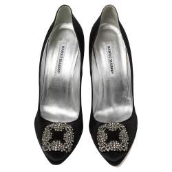 Pre Owned حذاء كعب عالي مانولو بلانيك هانغيسي ساتان أسود بمقدمة مدببة مقاس 42