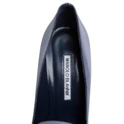 Pre Owned حذاء كعب عالي مانولو بلانيك مزخرف ساتان أزرق مقاس 38.5