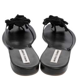 Pre Owned حذاء فلات إصبع مانولو بلانيك جلد أسود مزين بوردة مقاس 42