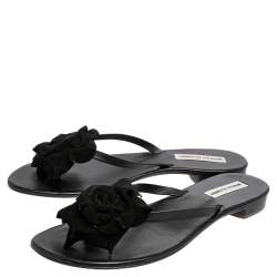 Pre Owned حذاء فلات إصبع مانولو بلانيك جلد أسود مزين بوردة مقاس 42