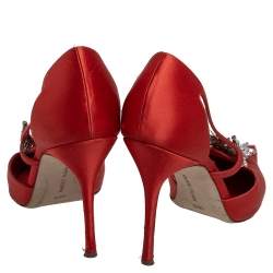 Pre Owned Manolo Blahnik Red Satin Lala Pointed Toe Pumps Size 40.5