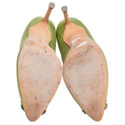 Pre Owned Manolo Blahnik Neon Green Satin Hangisi Pumps Size 39