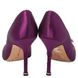 Pre Owned حذاء كعب عالي مانولو بلانيك هانغيسي ساتان بنفسجي مقاس 34.5
