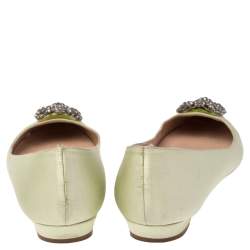 مملوكة مسبقًا حذاء باليرينا فلات مانولو بلانيك هانغيسي ساتان أخضر مقاس 41