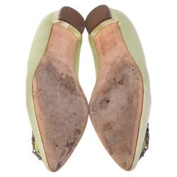 مملوكة مسبقًا حذاء باليرينا فلات مانولو بلانيك هانغيسي ساتان أخضر مقاس 41