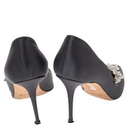 مملوكة مسبقًا Manolo Blahnik Metallic Grey Satin Nadira Pointed Toe Pumps Size 36.5