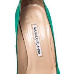 Pre Owned  Manolo Blahnik Green Satin Okkaava Emerald Pumps Size 36.5