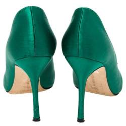 Pre Owned  Manolo Blahnik Green Satin Okkaava Emerald Pumps Size 36.5