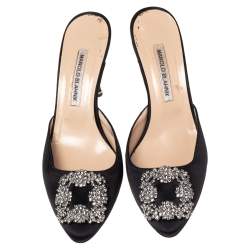 Pre Owned حذاء سلايد مانولو بلانيك هانغيسي ساتان أسود مقدمة مدببة مقاس 38.5