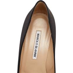 Pre Owned Manolo Blahnik Black Satin Hangisi Embellished Pumps Size 39.5