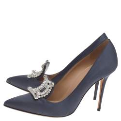 مملوكة مسبقًا Manolo Blahnik Grey Satin Crystal Embellished Borlak Pumps Size 38.5