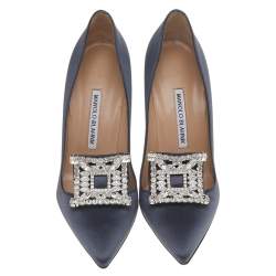مملوكة مسبقًا Manolo Blahnik Grey Satin Crystal Embellished Borlak Pumps Size 38.5