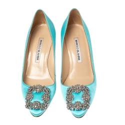 مملوكة مسبقًا Manolo Blahnik Aqua Blue Satin Hangisi Embellished Pointed Toe Pumps Size 35.5