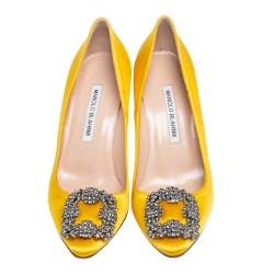 Pre Owned حذاء كعب عالي مانولو بلانيك مزخرف كريستال هانغيسي مقدمة مدببة ساتان وردي مقاس 37