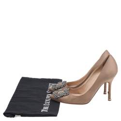 مملوكة مسبقًا حذاء كعب عالي مانولو بلانيك ساتان بني مزخرف هانغيسي مقدمة مدببة مقاس 36