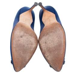 Pre Owned حذاء كعب عالي مانولو بلانيك "هانغيسي" ساتان أزرق مقاس 37.5