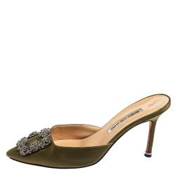 مملوكة مسبقًا صندل مانولو ب لانيك سلايد هانغيسي ساتان أخضر مقاس 38