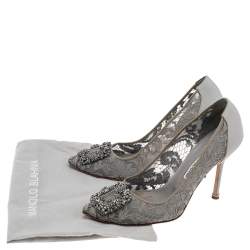 مملوكة مسبقًا حذاء كعب عالي مانولو بلانيك  هانغيسي ساتان ودانتيل رصاصي مقدمة مدببة مقاس 38.5