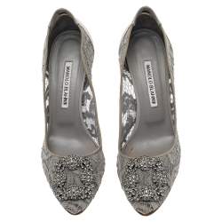 مملوكة مسبقًا حذاء كعب عالي مانولو بلانيك  هانغيسي ساتان ودانتيل رصاصي مقدمة مدببة مقاس 38.5